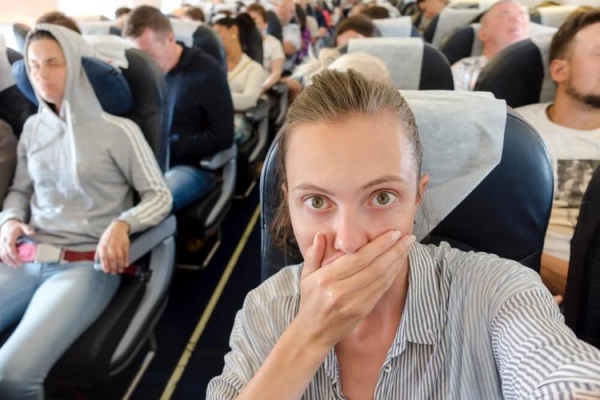
Как избавиться от неприятных запахов в самолете? Стюардесса знает секрет
