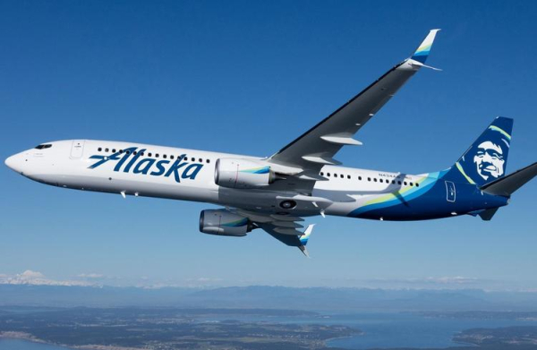 
Alaska Airlines полностью отказалась от пластиковых стаканчиков на борту

