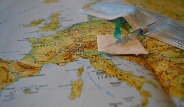 
Еще три страны Европы решили отказаться от карантина для вакцинированных туристов

