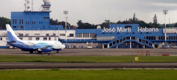 
Аэропорт Гаваны возобновляет работу, но без самолетов из России
