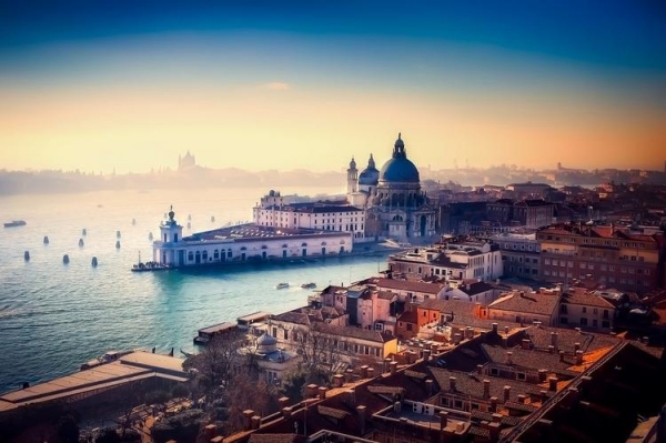 
Венеция следующим летом введет обязательный сбор — 10 евро с каждого туриста
