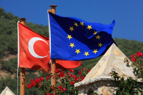 
Решит ли Европа проблемы с выдачей шенгенских виз гражданам Турции?
