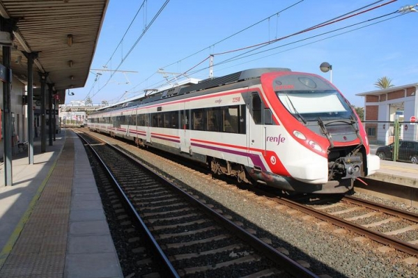 
Осенью поезда ближнего следования в Испании станут бесплатными
