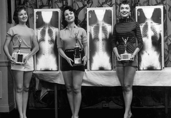 Королевы сосисок и атомной бомбы: 9 самых странных конкурсов красоты