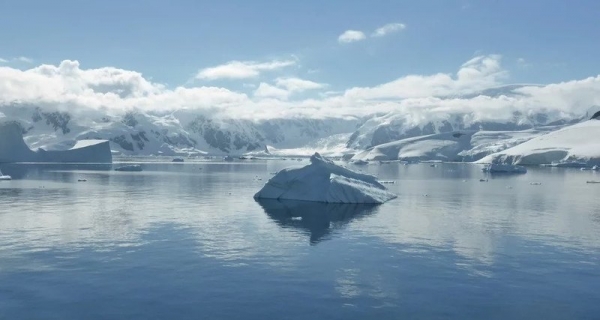 Сокращение льда в Антарктиде и Гренландии ускорилось в 6 раз за 30 лет