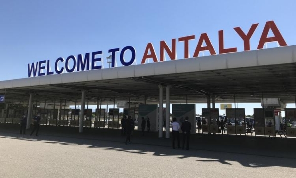 
Торги за право управлять аэропортом Анталии закончились рекордной суммой 7,25 миллиарда евро
