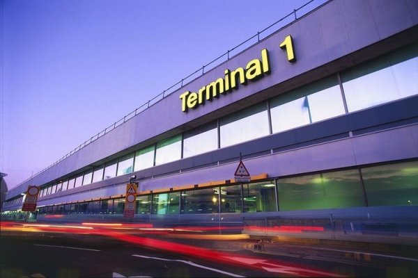 
Аэропорт Хитроу отправил 1 000 000 пассажиров за последние 10 дней
