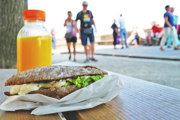 
Австралийку оштрафовали на 2 664 доллара из-за недоеденного сэндвича из Subway
