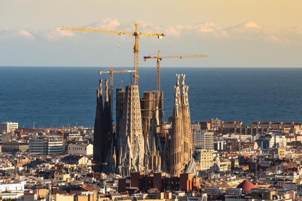 
Туристические регионы Испании отменяют ограничения для непривитых
