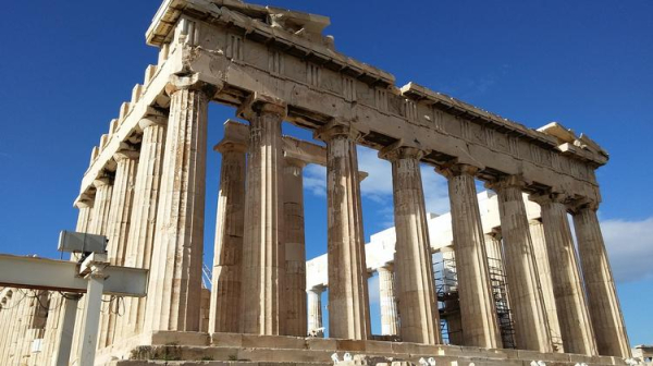 
Греция отказалась менять условия выдачи «Золотых виз» богатым иностранцам

