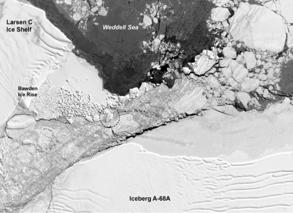 NASA рассказало о происхождении необычного прямоугольного айсберга