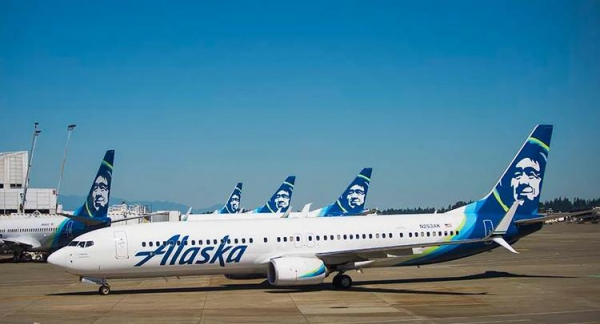 
Пилоты Alaska Airlines добились повышения зарплаты до 306 долларов в час
