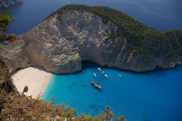 
Греция продлила запрет на посещение знаменитого пляжа на Закинтосе
