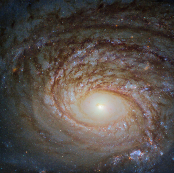 «Хаббл» прислал потрясающее изображение спиральной галактики