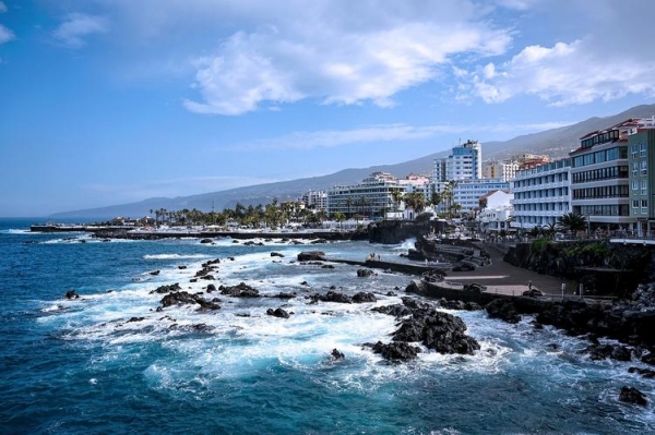 
Тенерифе и Гран-Канария снова закрыли отели, бары и пляжи из-за новой инфекции на островах
