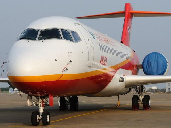 
Китайцы создали собственный пассажирский самолет на 90 мест. Всем прилетел ХУАВЭЙ?
