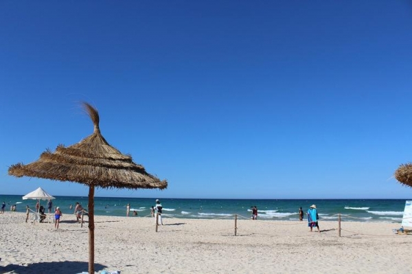 
Тунис отменяет большинство ограничений по COVID-19 для иностранных туристов

