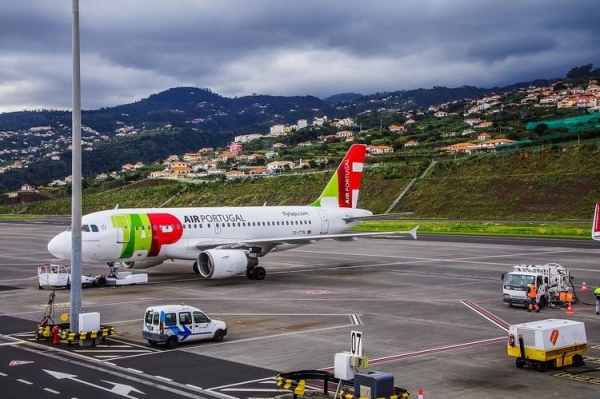 
Португалия закрывает воздушные границы на пасхальные праздники с 9 по 13 апреля
