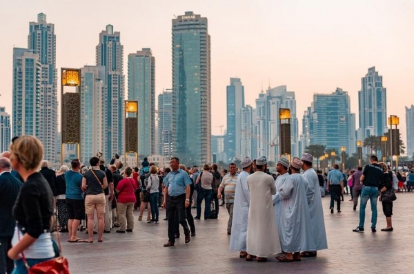 
Десятки тысяч туристов из Европы заполнили улицы Дубая
