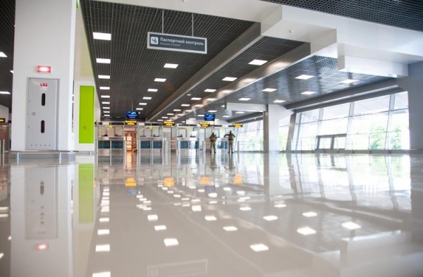 
Российские аэропорты вводят все новые ограничения и сокращают часы работы
