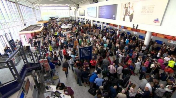 
Наши справляются с хаосом в аэропорту Стамбула из-за новых правил встречи туристов
