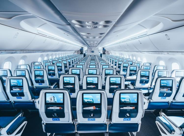 
United установит в самолетах Bluetooth-телевизоры нового поколения с 3D-звуком
