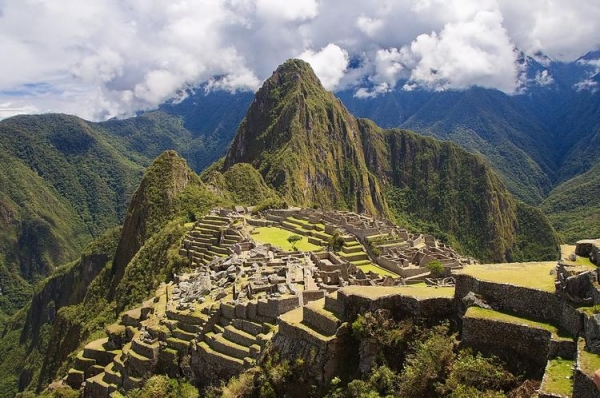 
Древнему городу инков Мачу-Пикчу в Перу угрожают лесные пожары
