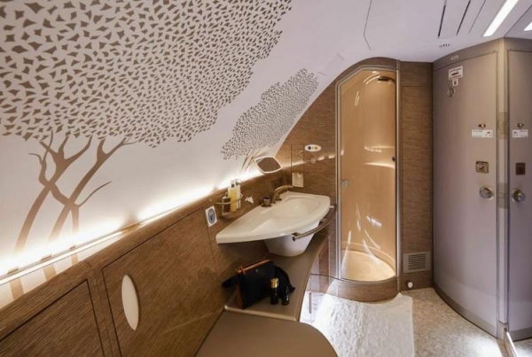 
Emirates переоборудует и обновит 120 самолетов Airbus A380 и Boeing 777
