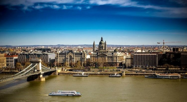 
Венгрия отменяет все ограничения по COVID-19 для туристов  
