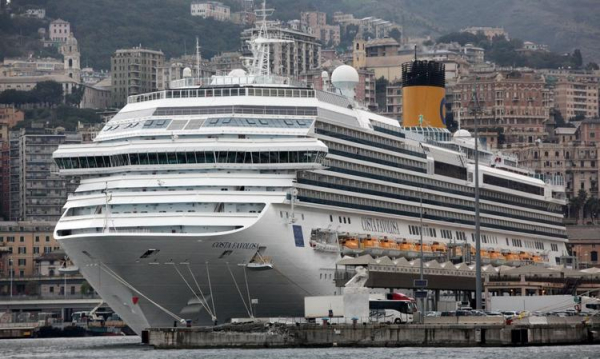 
В порту Рима 6 000 человек заблокированы на круизном лайнере из-за коронавируса
