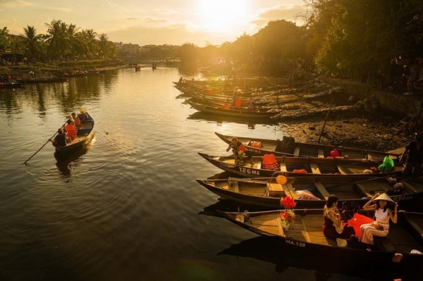 
Вьетнам смягчает карантинные правила и вновь открывается для иностранных туристов 
