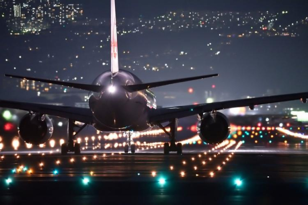 
В международном аэропорту Гонконга случился инцидент с Boeing 777–300
