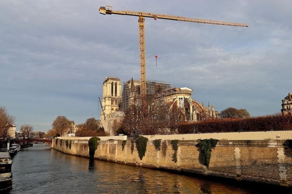 
В Париже через год после пожара частично открыли Собор Парижской Богоматери
