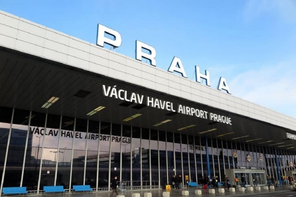 
В аэропорту Праги усилили контроль за прилетающими пассажирами
