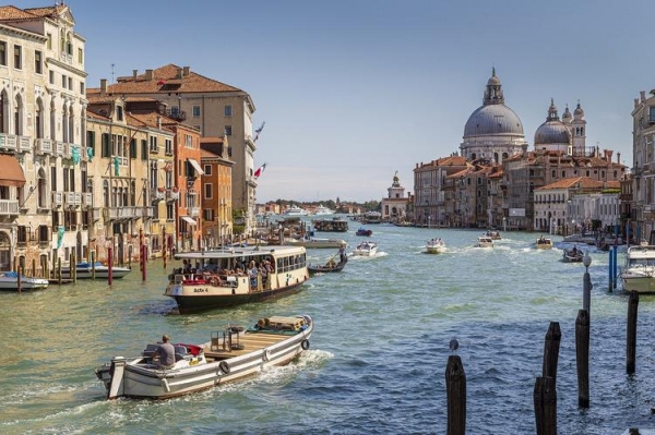 
Венеция откладывает введение туристического налога до 2023 года
