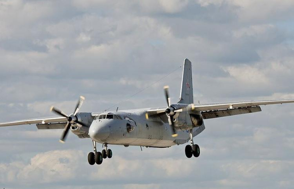 
Грузовой самолет Ан-26 «Антонов» не вписался на ВПП при посадке в Конго
