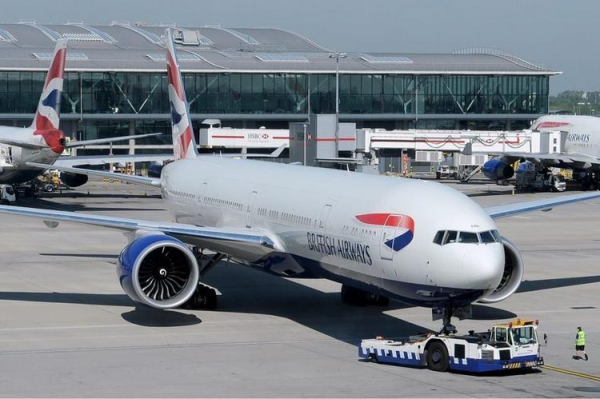 
British Airways отменила два рейса в США из-за странного запаха на борту
