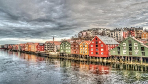 
Норвегия ослабляет карантин для туристов из некоторых стран
