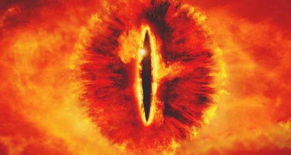 Редкое генетическое заболевание превратило глаз мужчины в «око Саурона»
