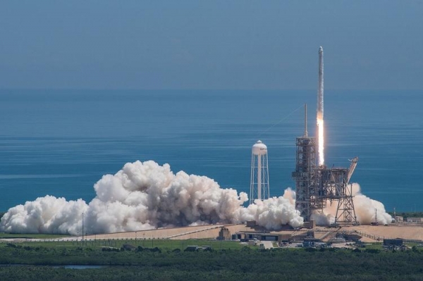 
Почему запуск ракеты SpaceX Илона Маска отложили за несколько секунд до старта?
