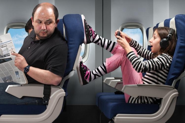 
Japan Airlines нашла способ рассадить в полете нервных пассажиров и плачущих детей
