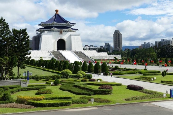
Тайвань возобновит безвизовый въезд для нескольких стран. Карантин остается
