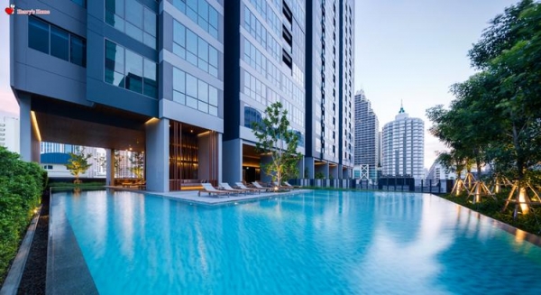 
Люксовый отель в Бангкоке предлагает провести целый год на всем готовом за 100 долларов в сутки
