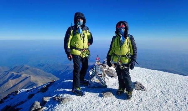 
Туроператор «Страху нет» представил однодневные туры на вершину Эльбруса с кислородом
