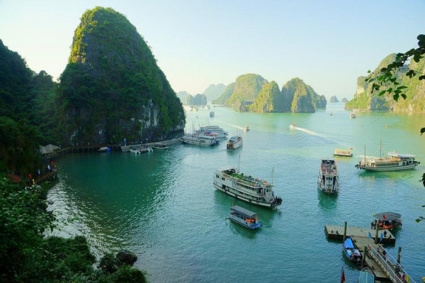 
Во Вьетнаме отменяют 7-дневный карантин для иностранных туристов
