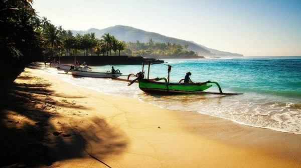 
Остров Бали открылся для туристов из 19 стран, в том числе, из Индии и Китая
