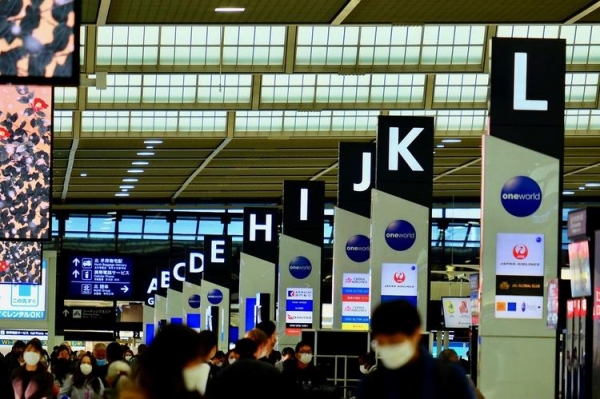 
В аэропорту Гонконга тестируют систему, убивающую любые вирусы на коже за 40 секунд
