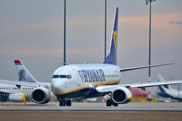 
Ryanair поднимет зарплату своим ирландским пилотам до докризисного уровня
