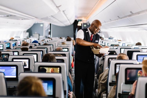 
British Airways отказалась от обслуживания бортпитанием пассажиров экономического класса
