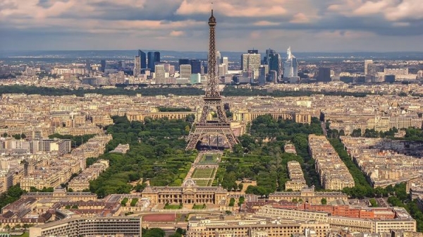 
Эйфелева башня в Париже на этой неделе подросла еще на 6 метров
